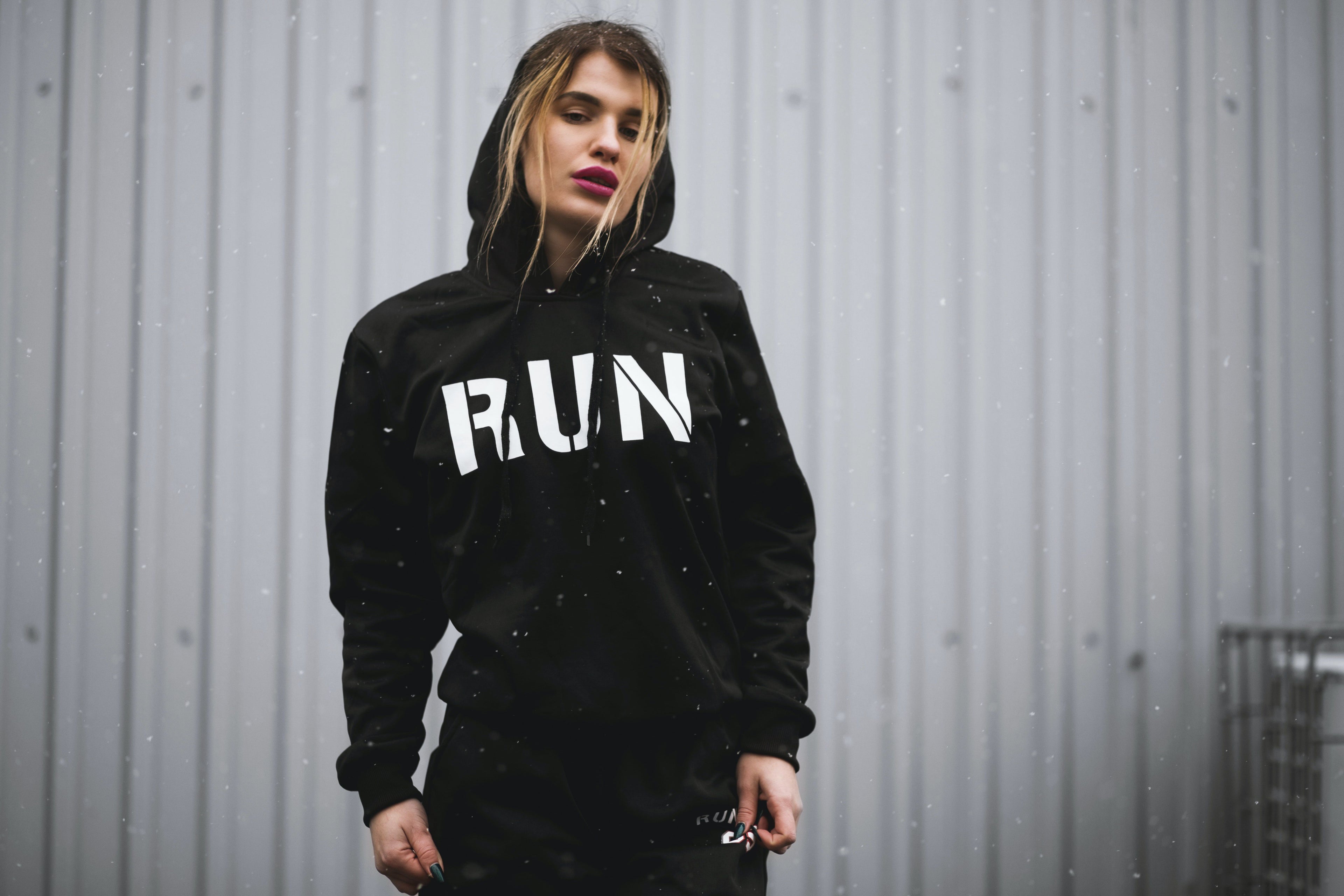 Que signifie ATHLEISURE et ATHFLOW dans le monde de la mode ?