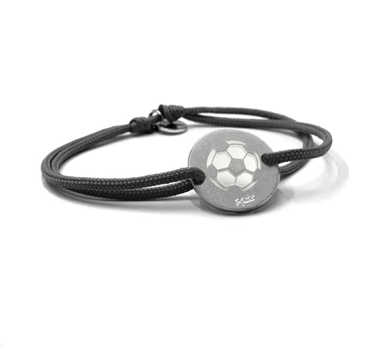 Un bracelet de football et de pierres
